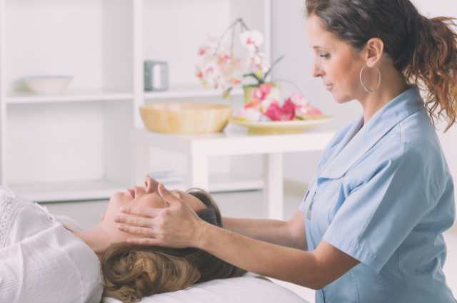 Kurs reiki – spotkanie, które zaczyna się wcześniej, niż myślimy